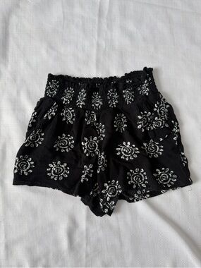 Black Printed Women's Elastic Waist Shorts